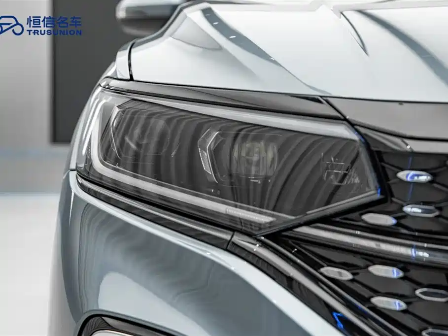 Volkswagen Passat 2022 330TSI Starlight Elite Edition фото 10