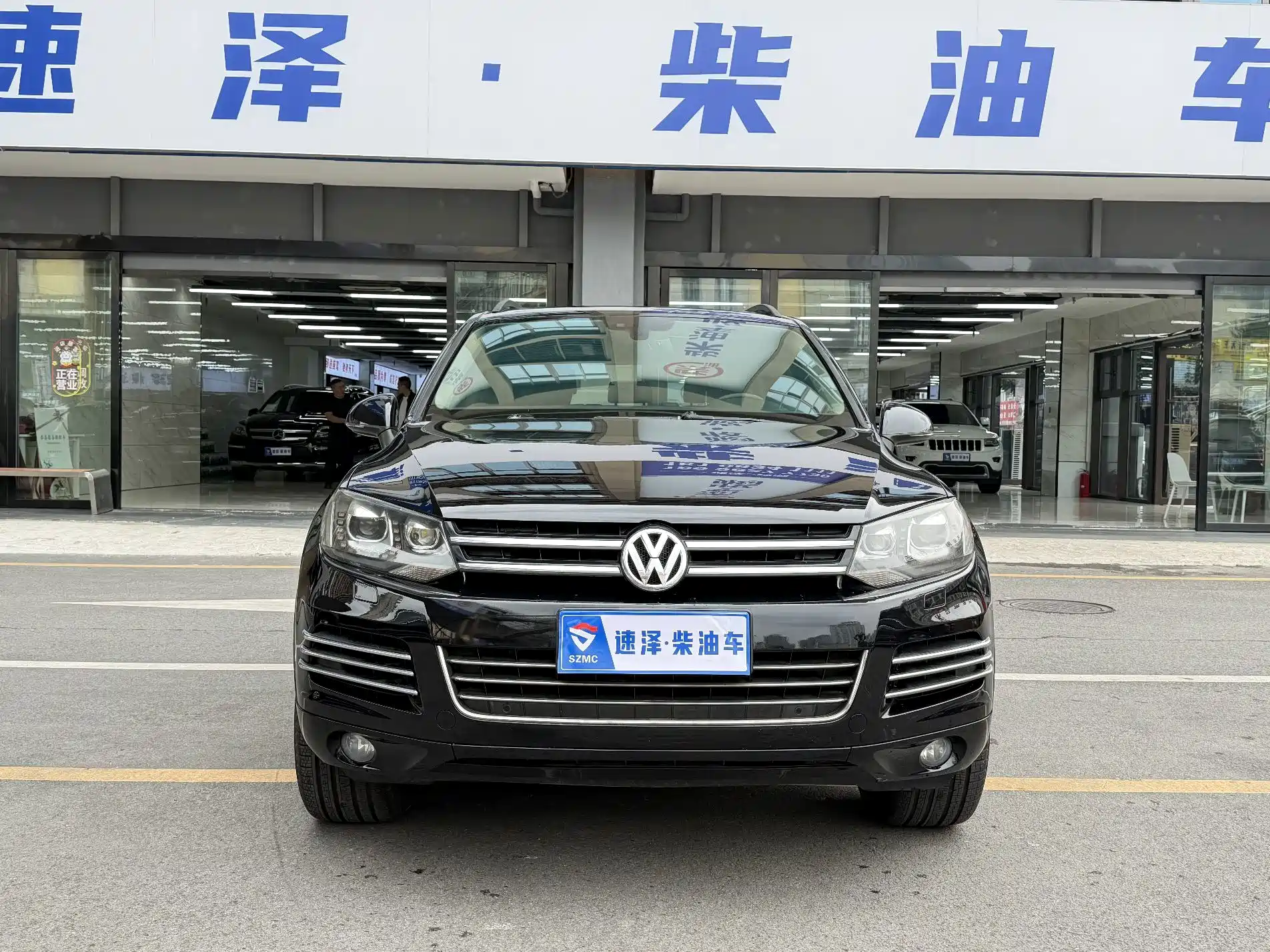 Фото 2 - Volkswagen Touareg