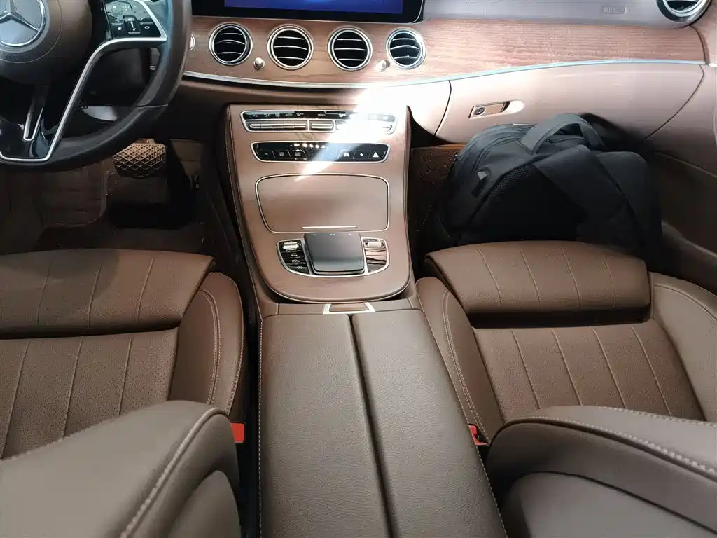 Mercedes-Benz E-Class 2023 E 260 L 4MATIC фото 6