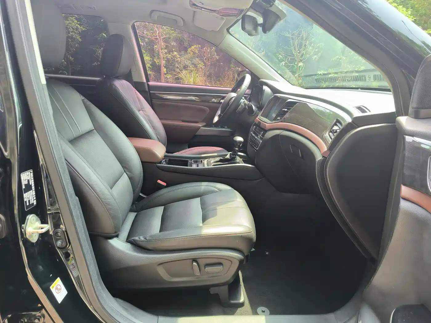 GAC Trumpchi Trumpchi GS8 2017 320T 2WD Luxury Smart Connect (7-seater) фото 12