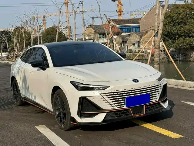 Changan UNI-V 2022