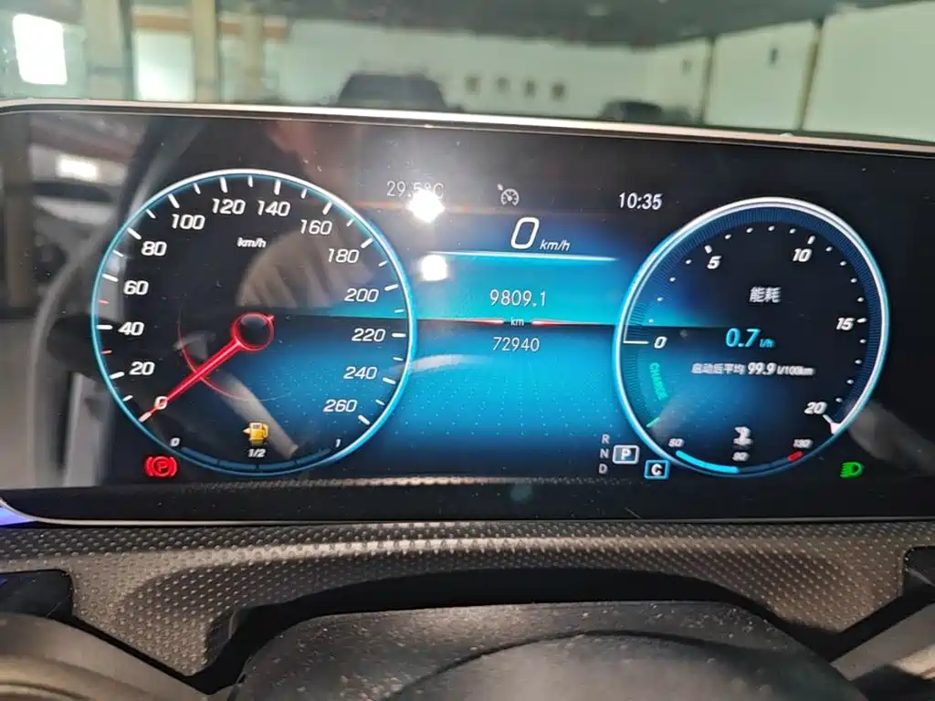 صورة 8 - Mercedes-Benz CLA (Import)