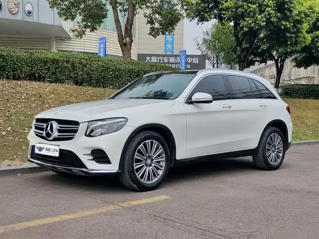 MERCEDES-BENZ GLC