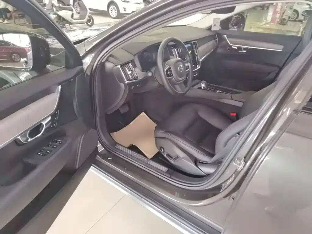 Volvo V90 2021 2021 Model Cross Country B5 AWD Smart Edition