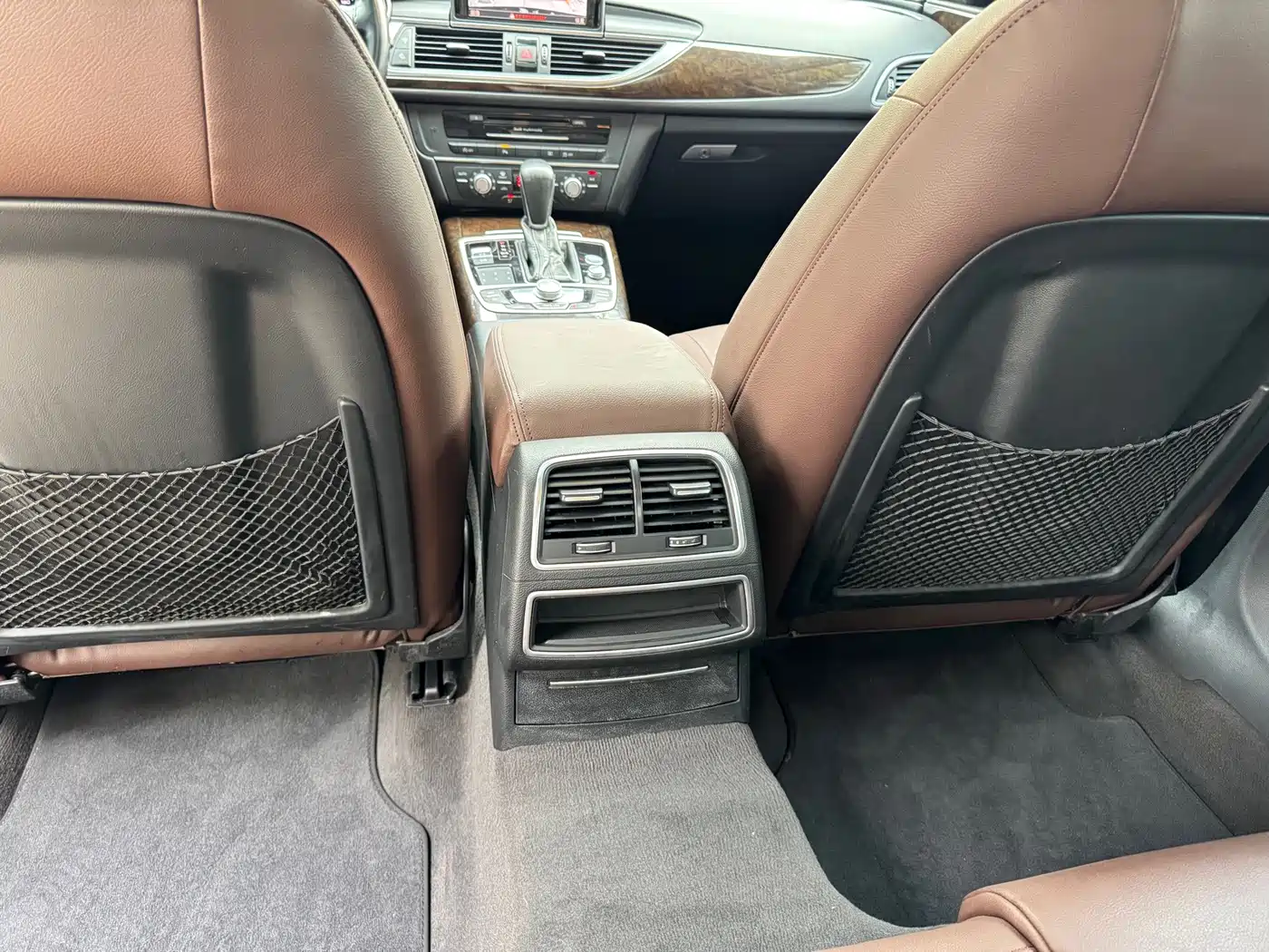 Фото 7 - Audi A6L