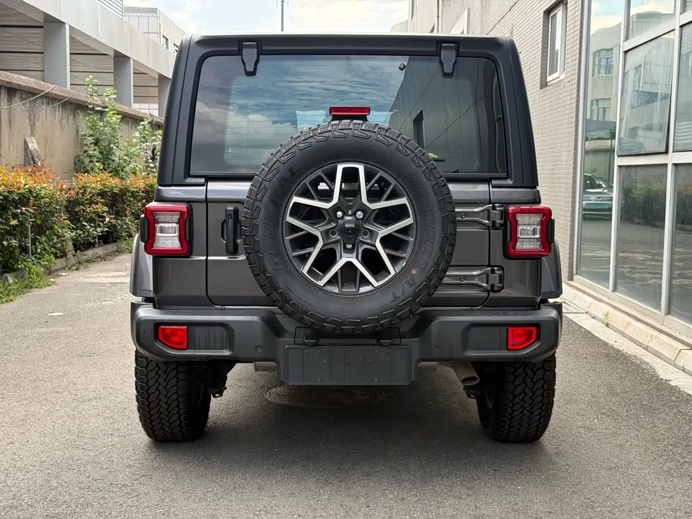 Jeep Wrangler 2026 2024 Model 2.0T Sahara Four-Door Version