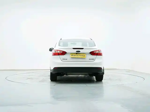 Фото 5 - Ford Focus