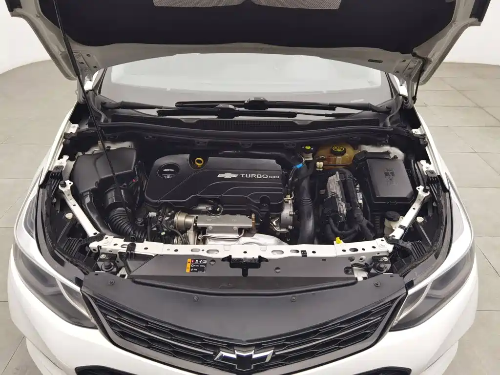 Chevrolet Cruze 2019 2018 Redline 330T Dual-Clutch Leading Edition