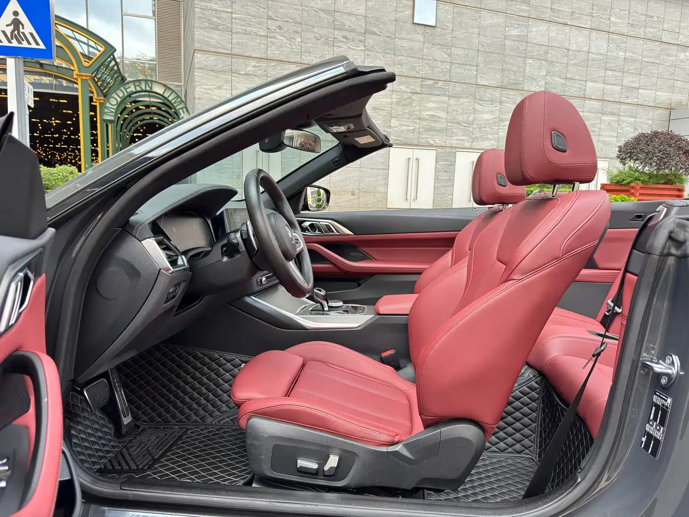 BMW 4 Series 2022 425i Convertible M Sport Shadow Night Package фото 17