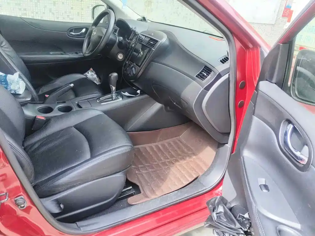 Photo 12 - Nissan Tiida