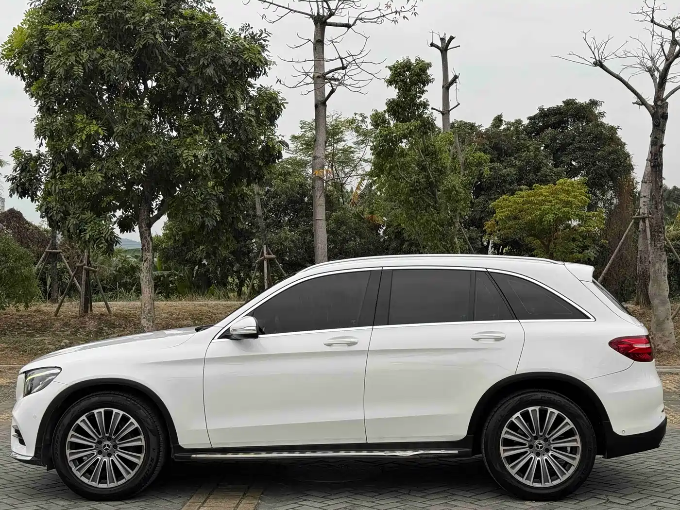 Mercedes-Benz GLC 2017 GLC 260 4MATIC Dynamic фото 6