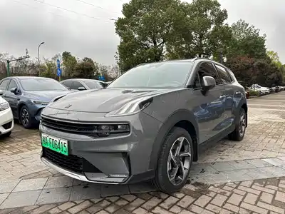 Lynk & Co 06 EM-P