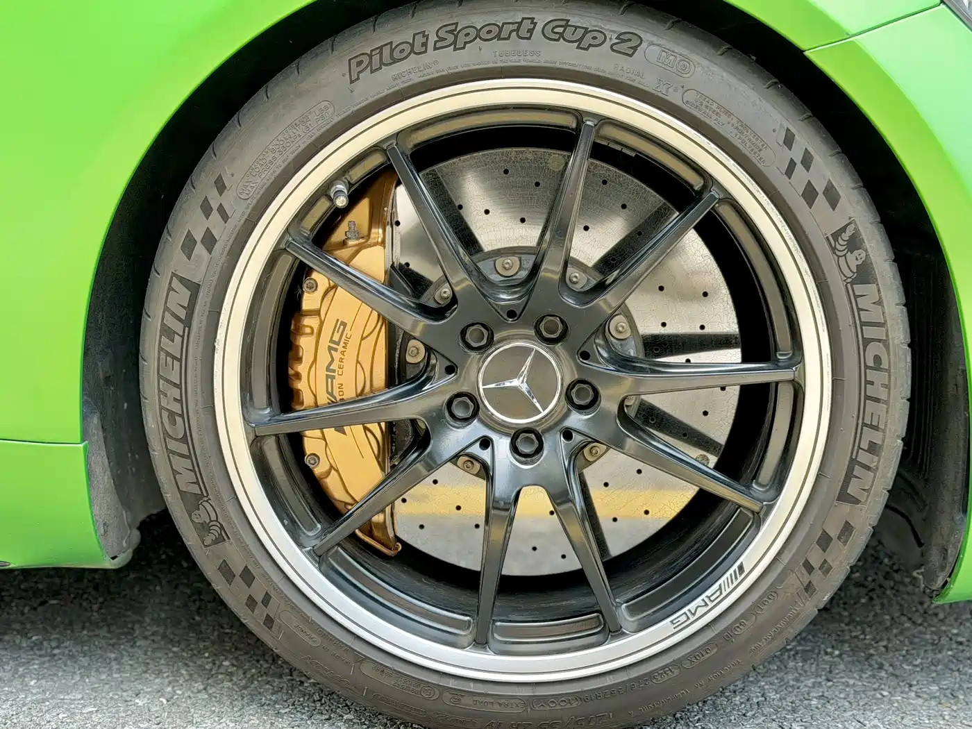 صورة 13 - Mercedes-Benz AMG GT