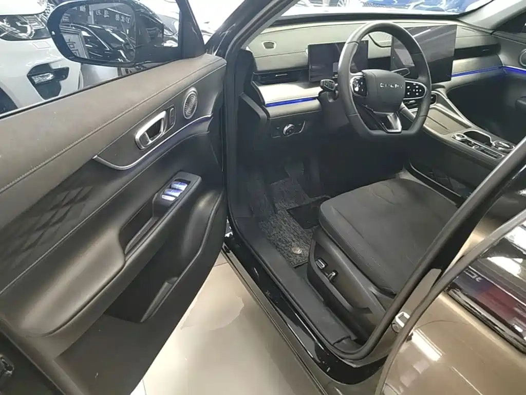 Chery Tiggo 8 PLUS 2025 2025 290TGDI DCT Luxury 5-seater