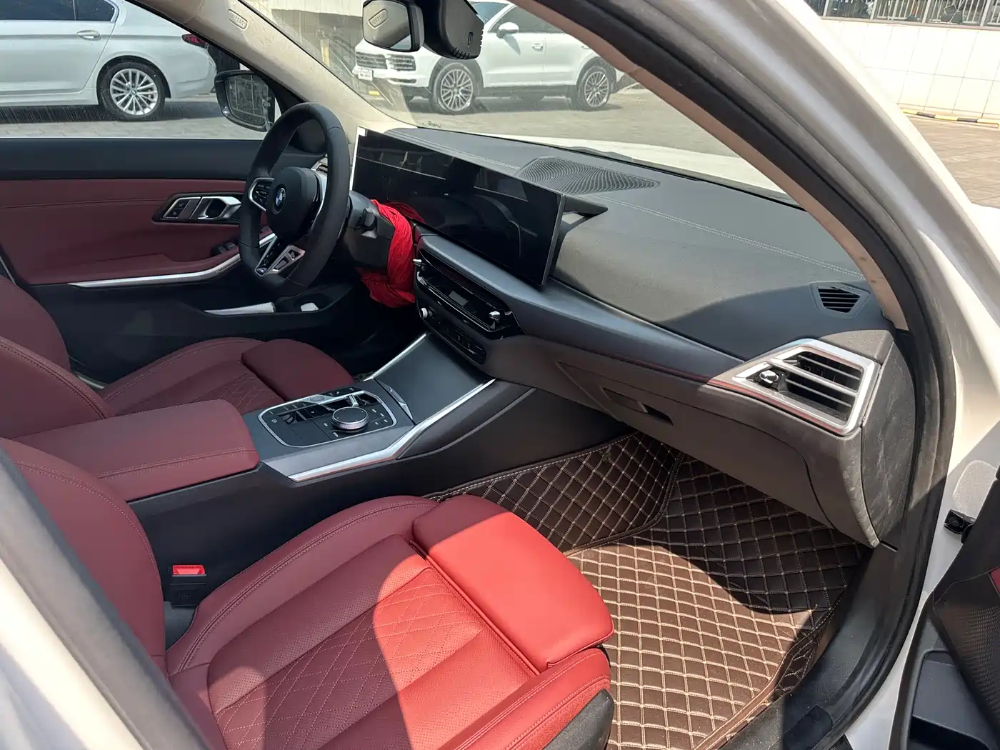 BMW 3 Series 2025 325i M Sport Package фото 9