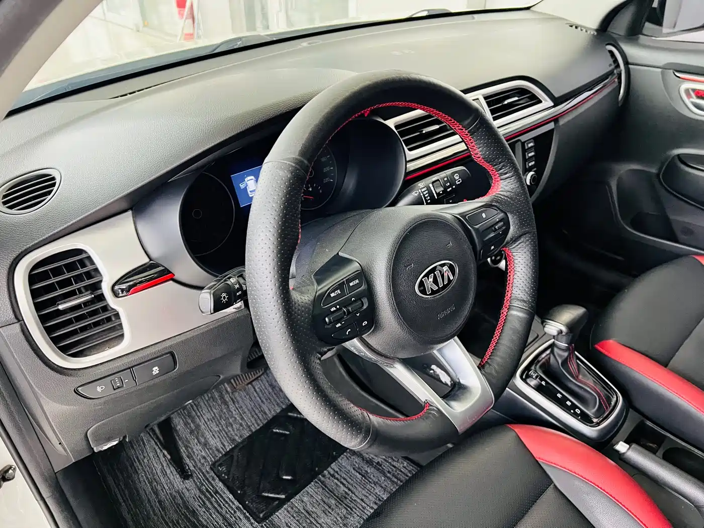Kia KX CROSS 2017 1.4L AT GLS фото 16