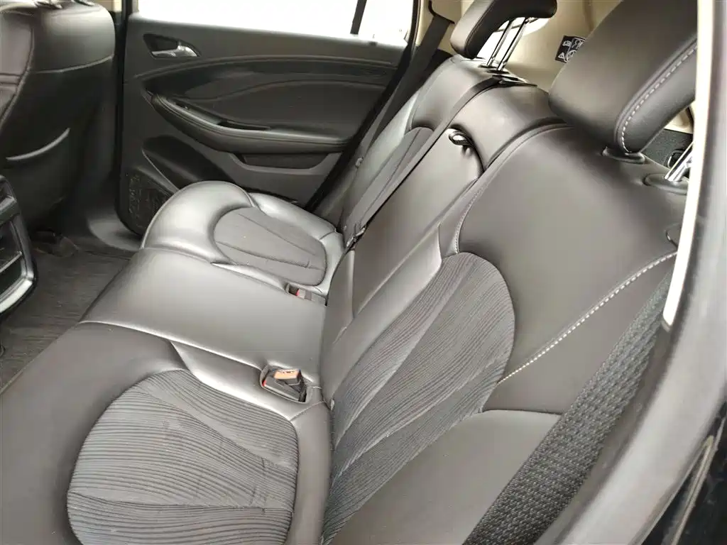 Buick Envision Plus 2017 20T FWD Premium фото 17