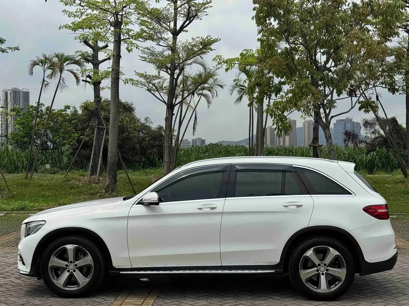 Mercedes-Benz GLC 2017 GLC 260 4MATIC Luxury фото 8