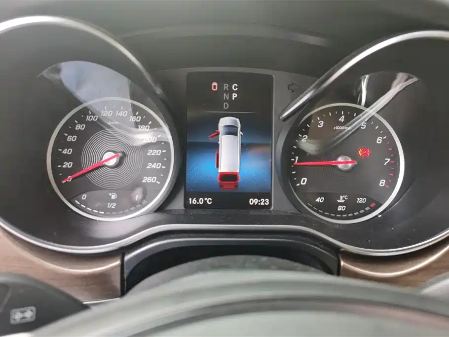 MERCEDES-BENZ V CLASS