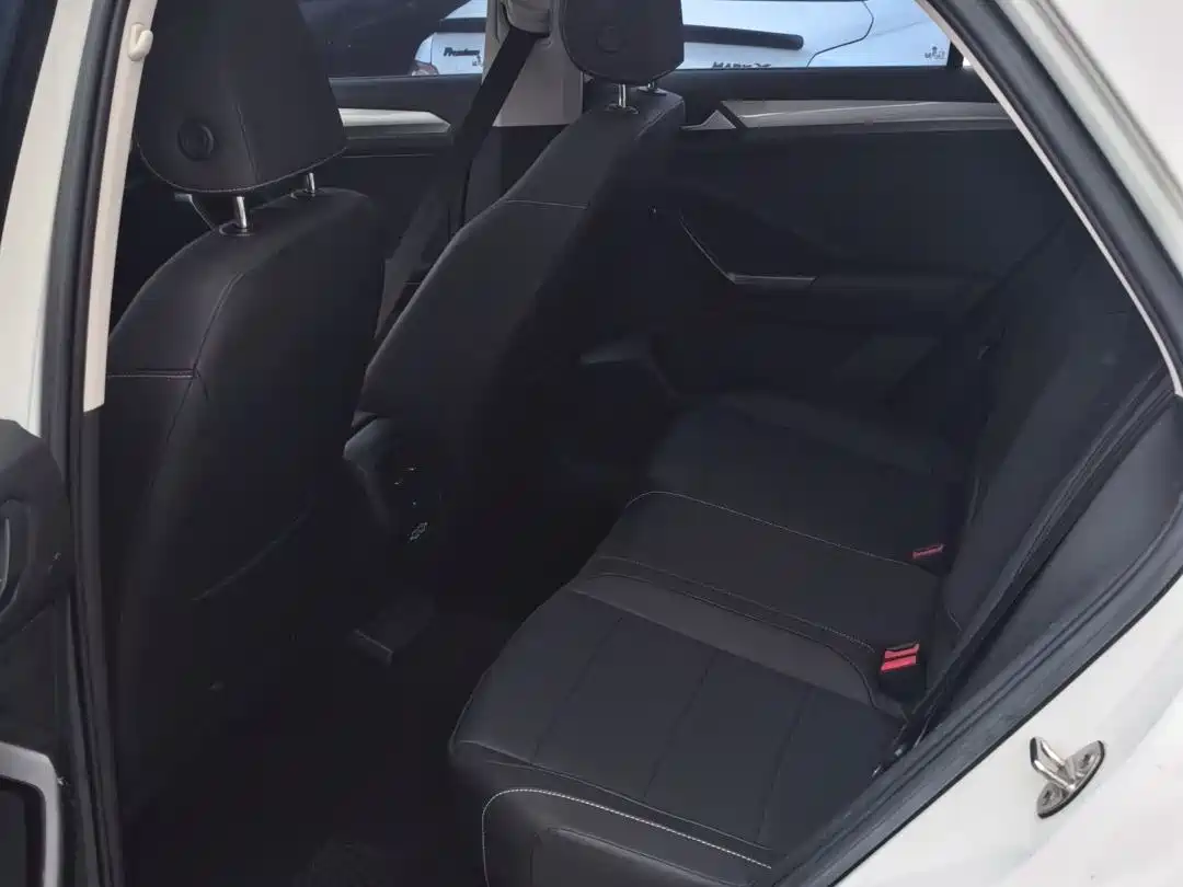 VOLKSWAGEN T ROC EXPLORING SONGS