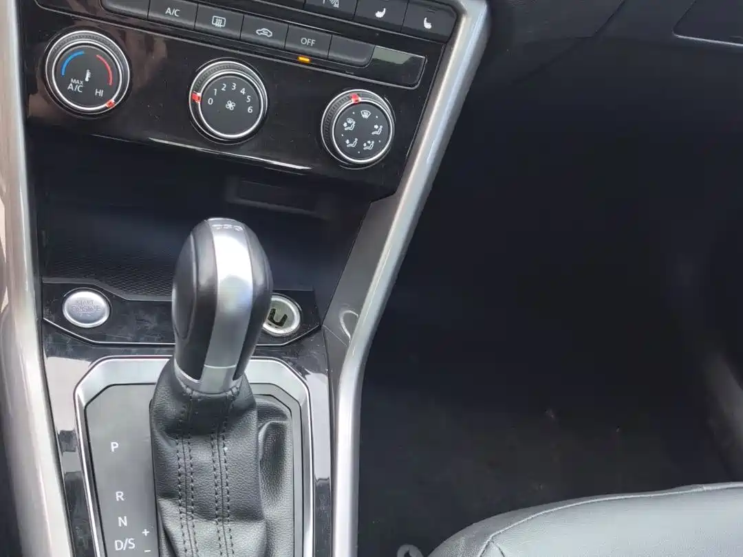 VOLKSWAGEN T ROC EXPLORING SONGS