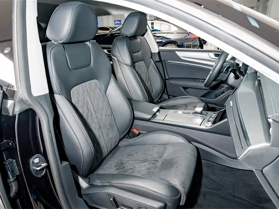 Audi A7L 2024 45 TFSI quattro Premium Luxury фото 19