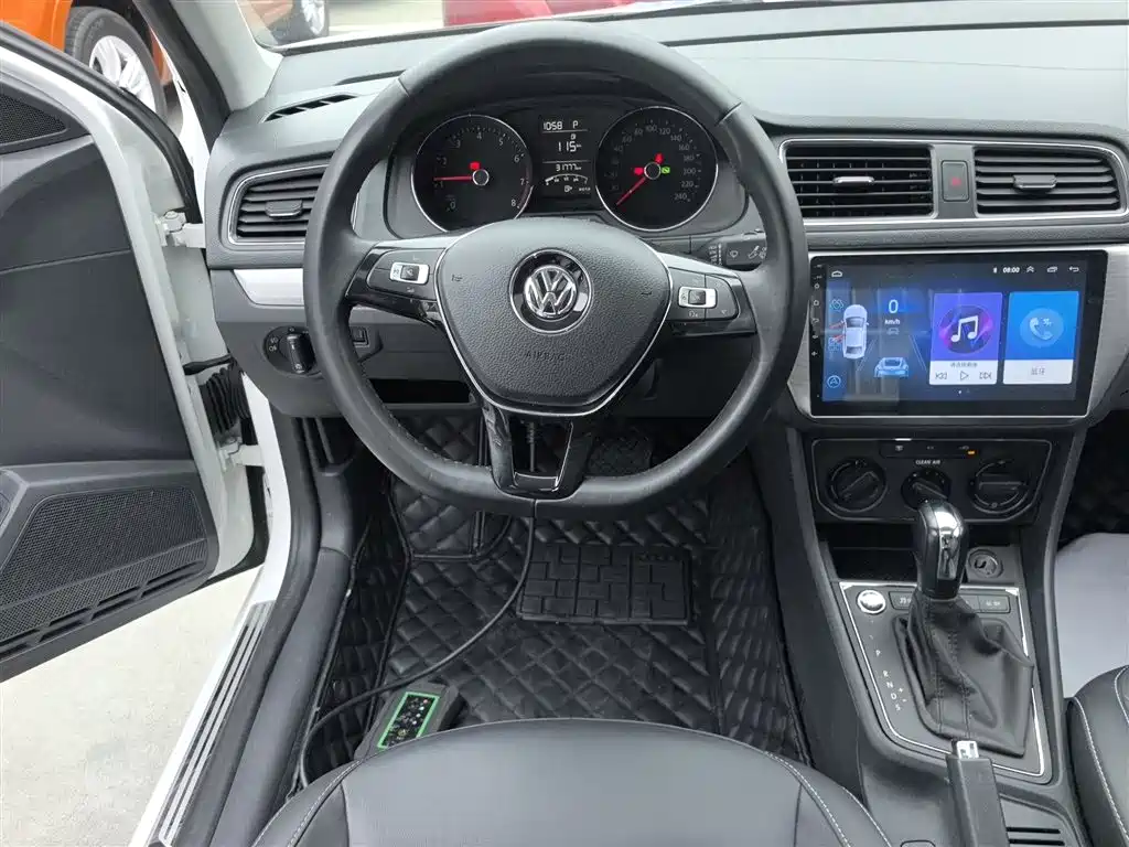 Volkswagen Lavida 2017 1.6L Automatic Comfort Edition фото 11