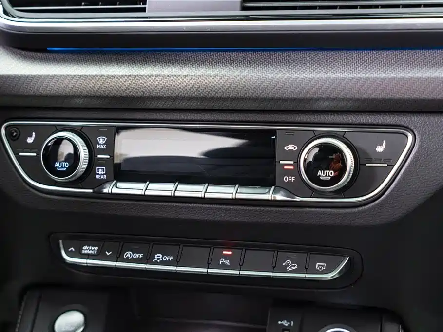 Audi Q5L 2025 40 TFSI Luxury Dynamic фото 15
