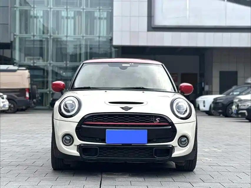 MINI 2021 2.0T COOPER S Classic фото 2