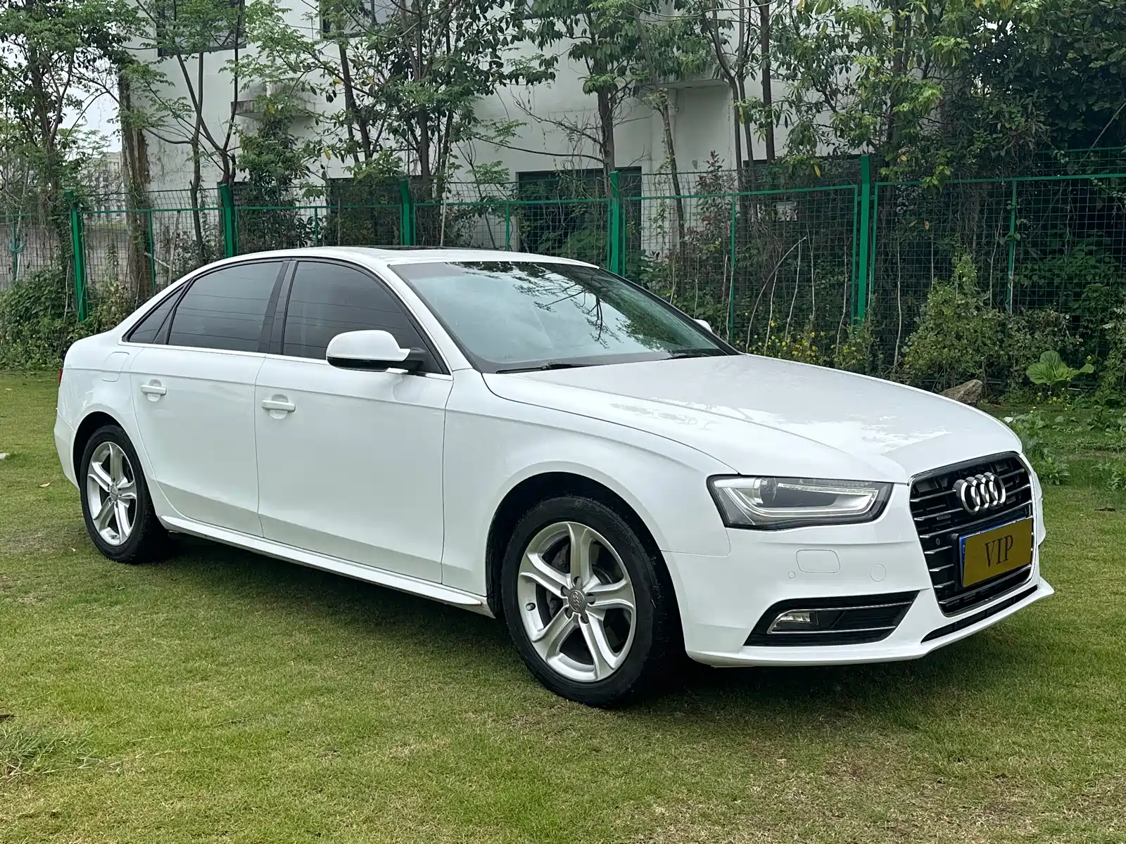 Фото 3 - Audi A4L