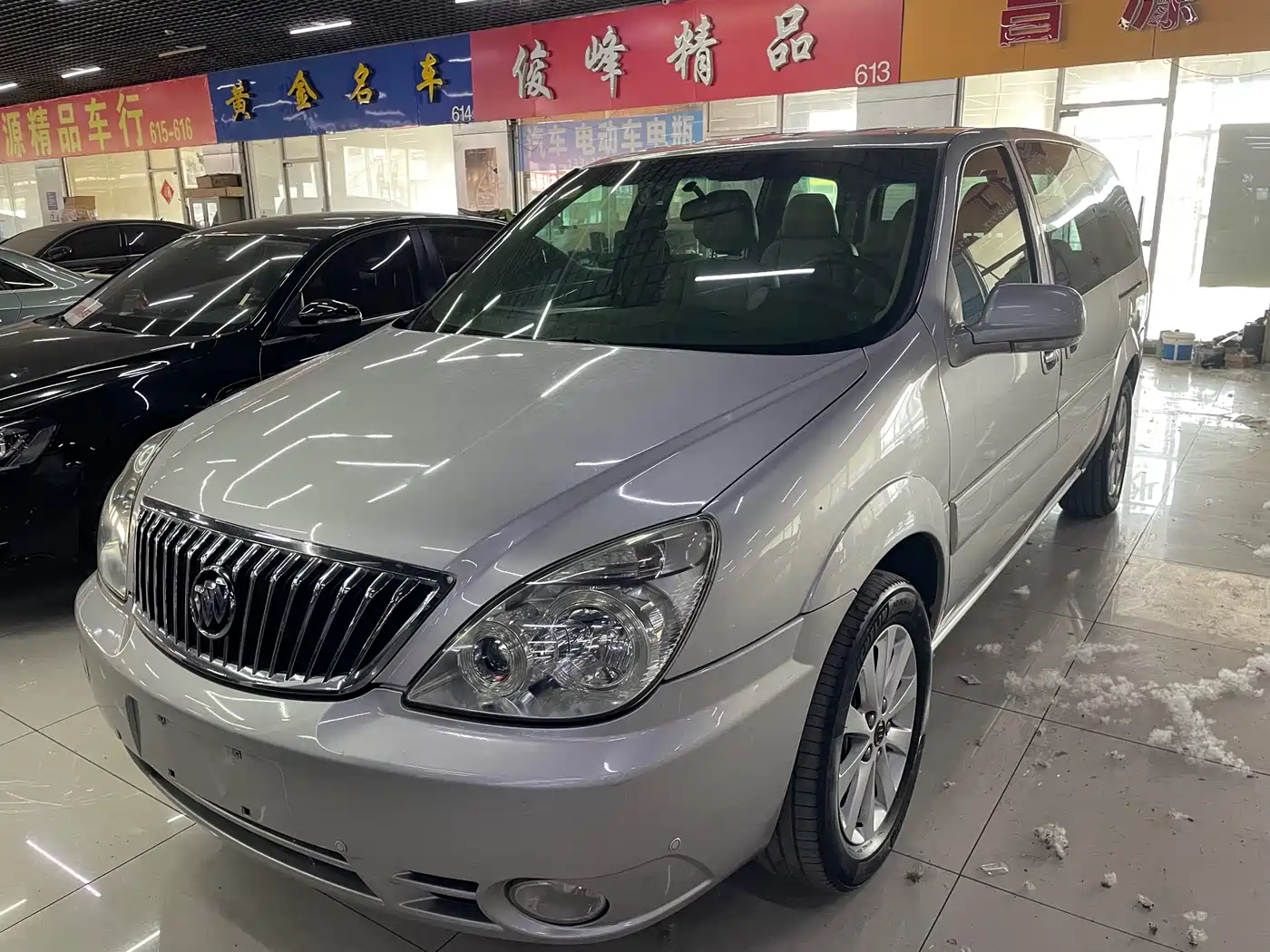 Buick GL8 2014 2.4L Classic Edition фото 2