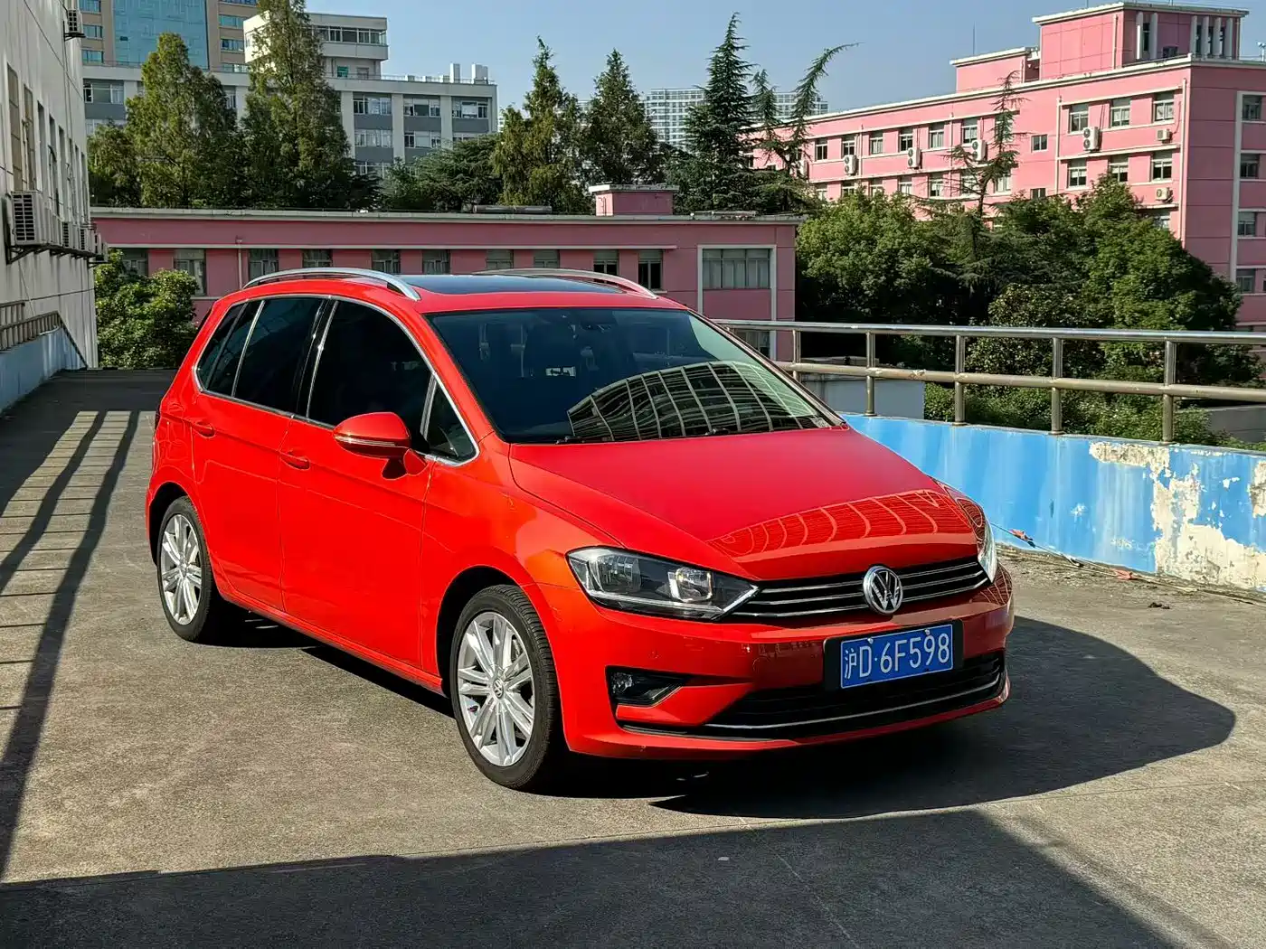 Volkswagen Golf Sportsvan 2016 — пригон из Китая