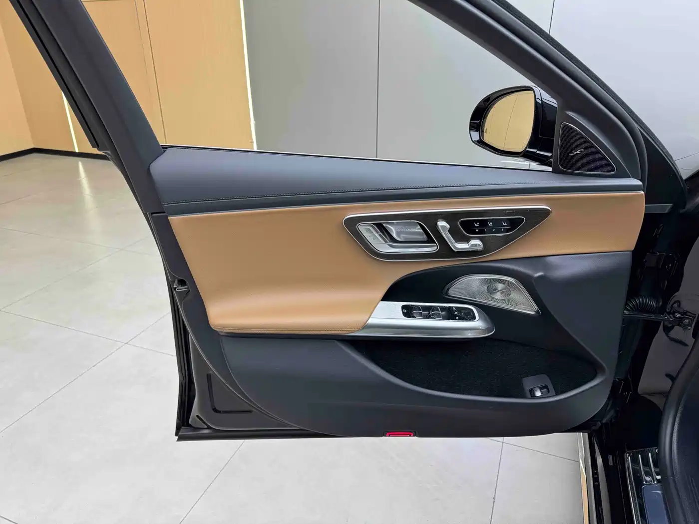 Mercedes-Benz E-Class 2025 Facelift E 300 L Luxury фото 9