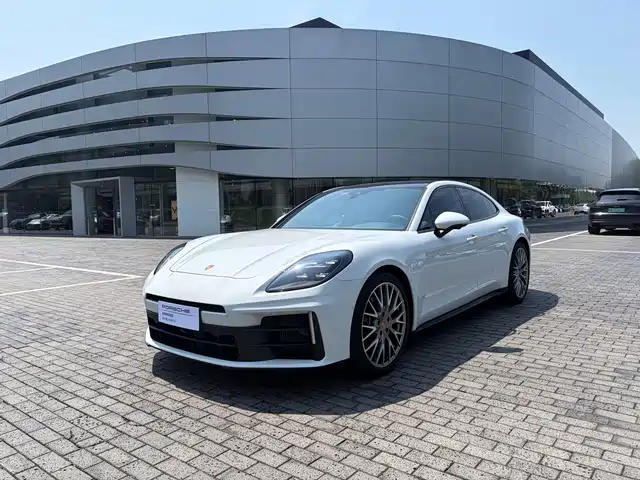 Porsche Panamera 2025