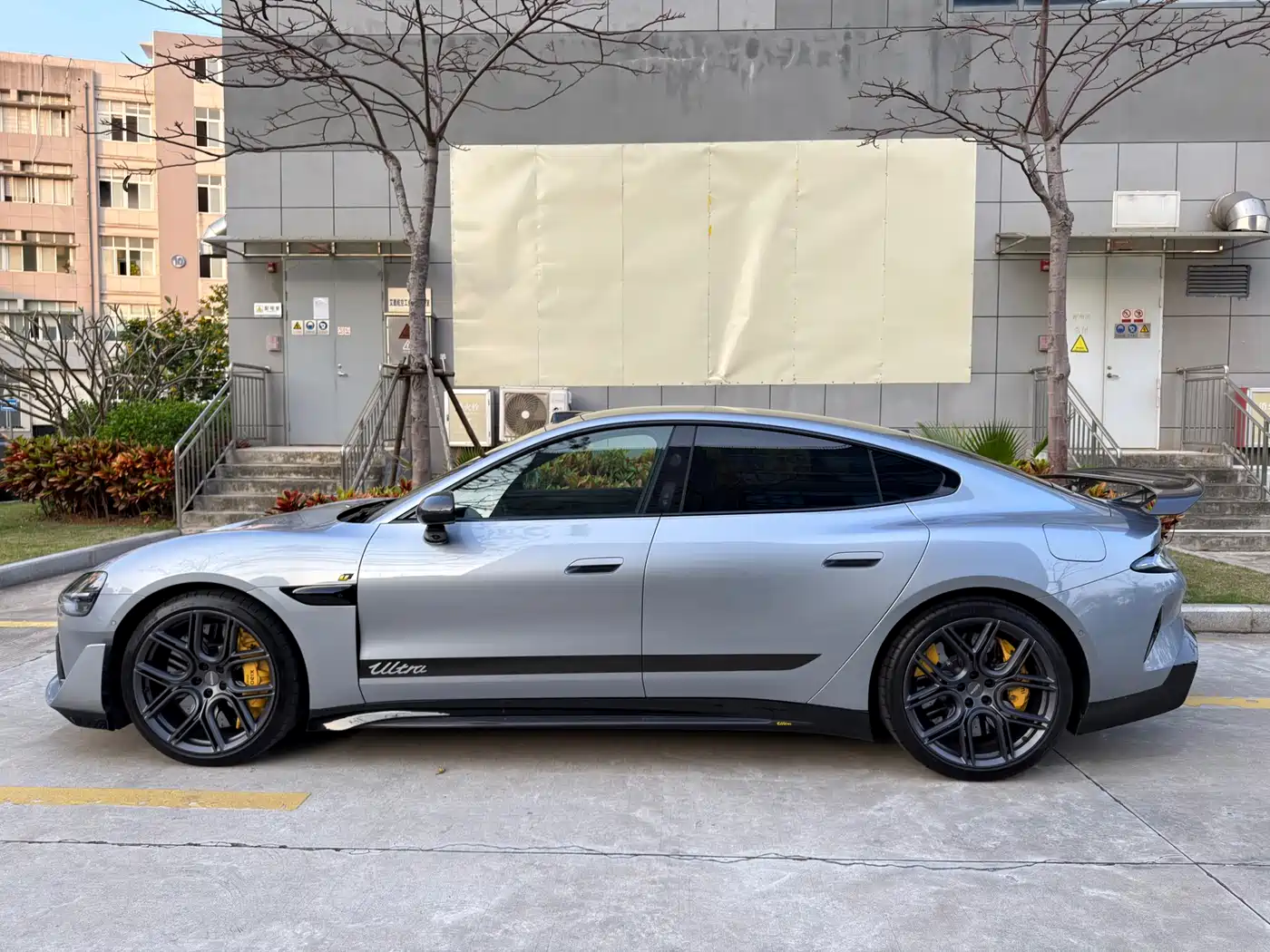 XIAOMI CAR XIAOMI SU7 ULTRA