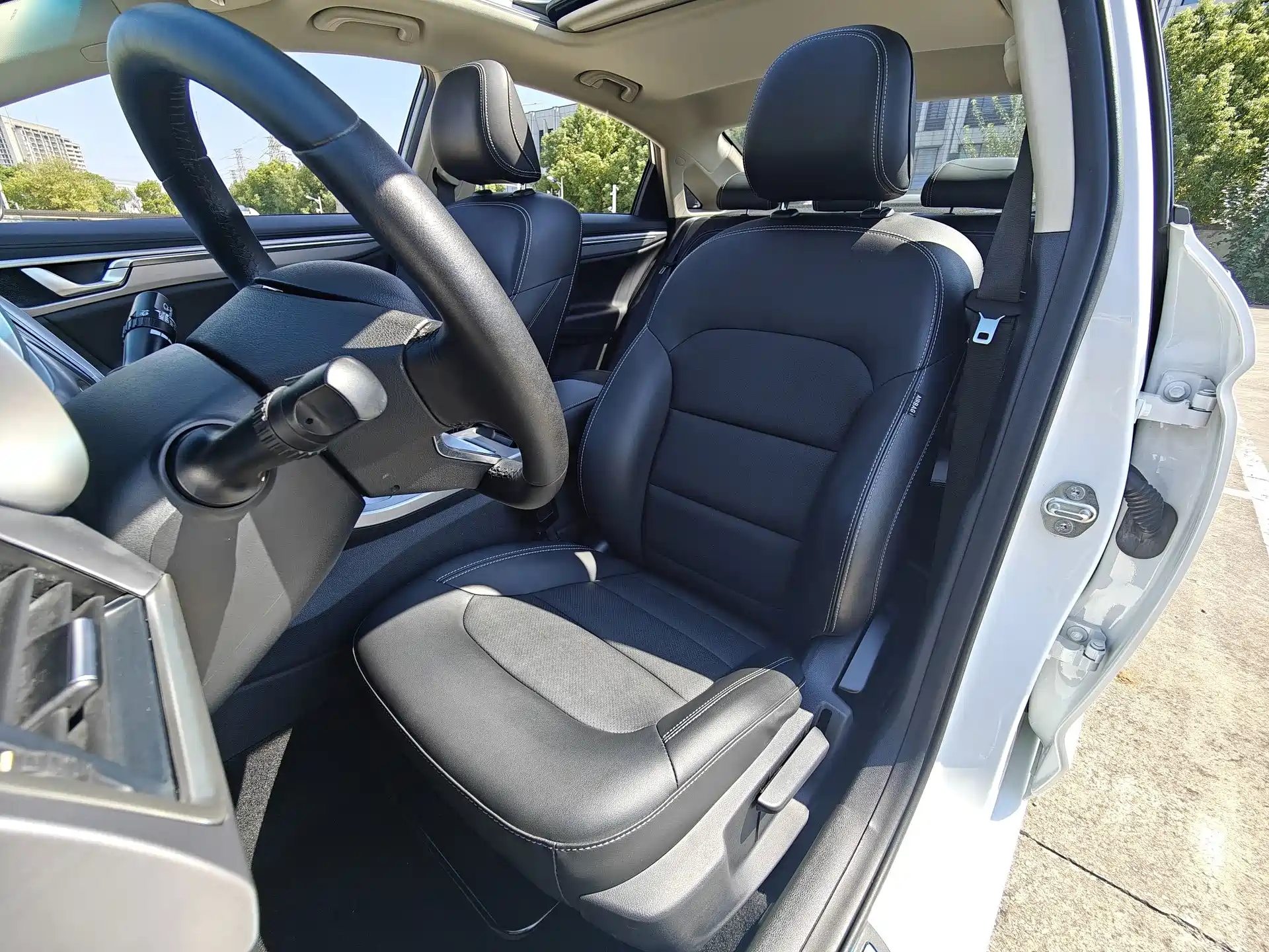 Photo 10 - Geely Emgrand GL