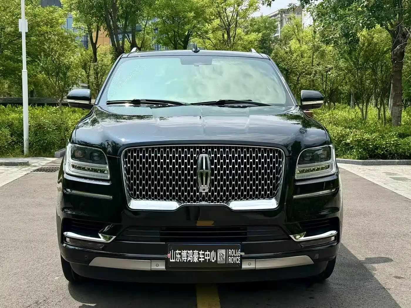 Фото 2 - Lincoln Navigator
