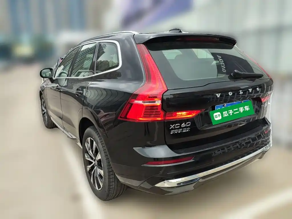 Фото 9 - Volvo XC60