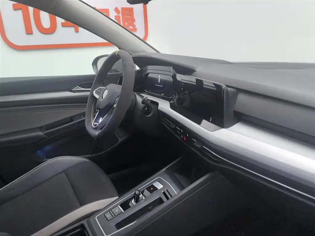 Volkswagen Golf 2023 Facelift 280TSI DSG Pro фото 22