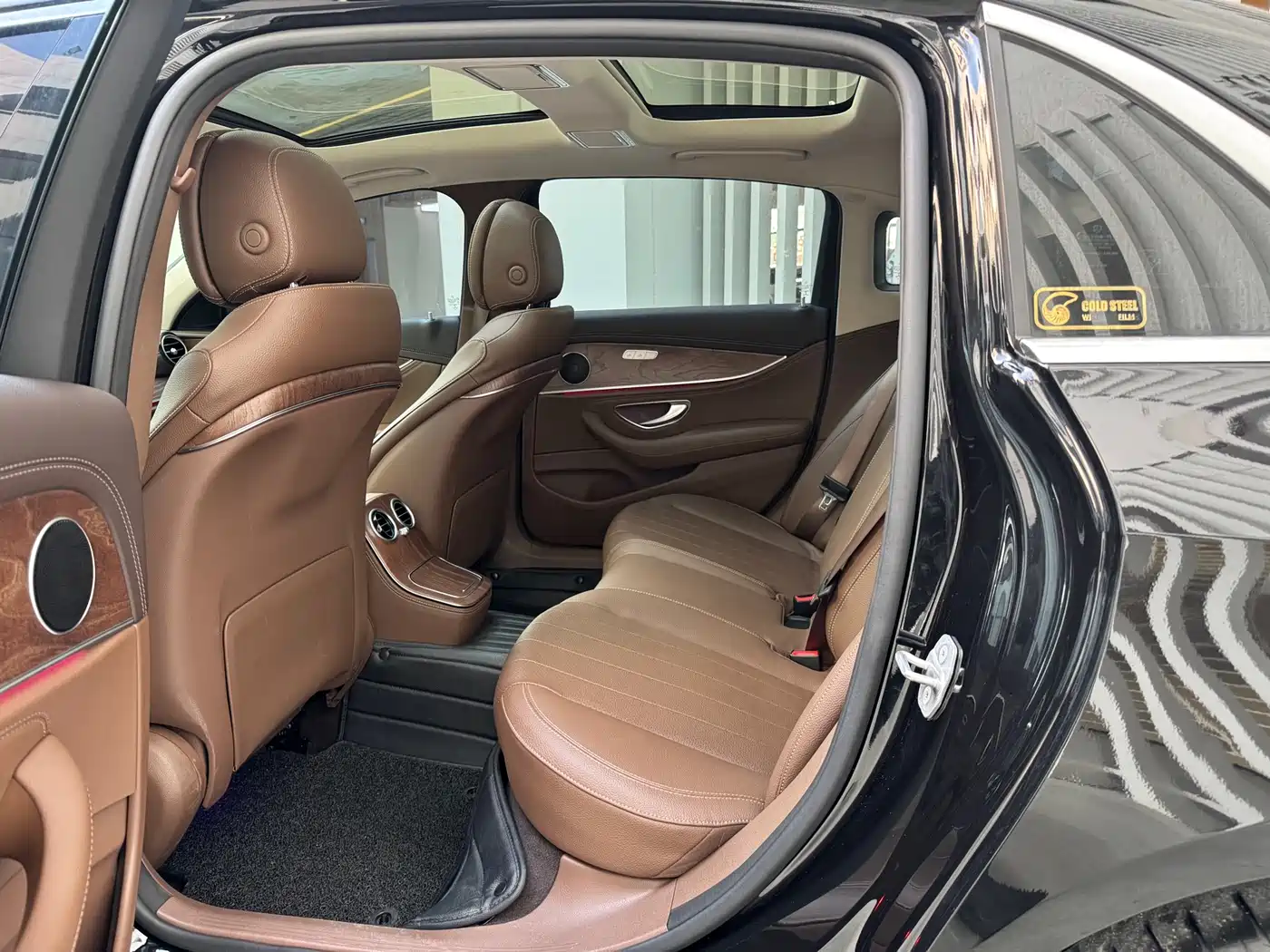 Mercedes-Benz E-Class 2022 E 300 L Fashion фото 7