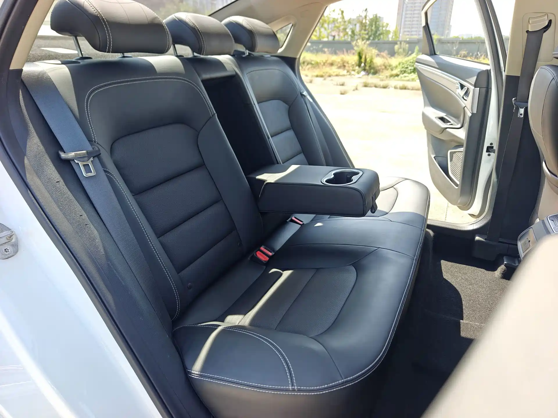 Photo 13 - Geely Emgrand GL