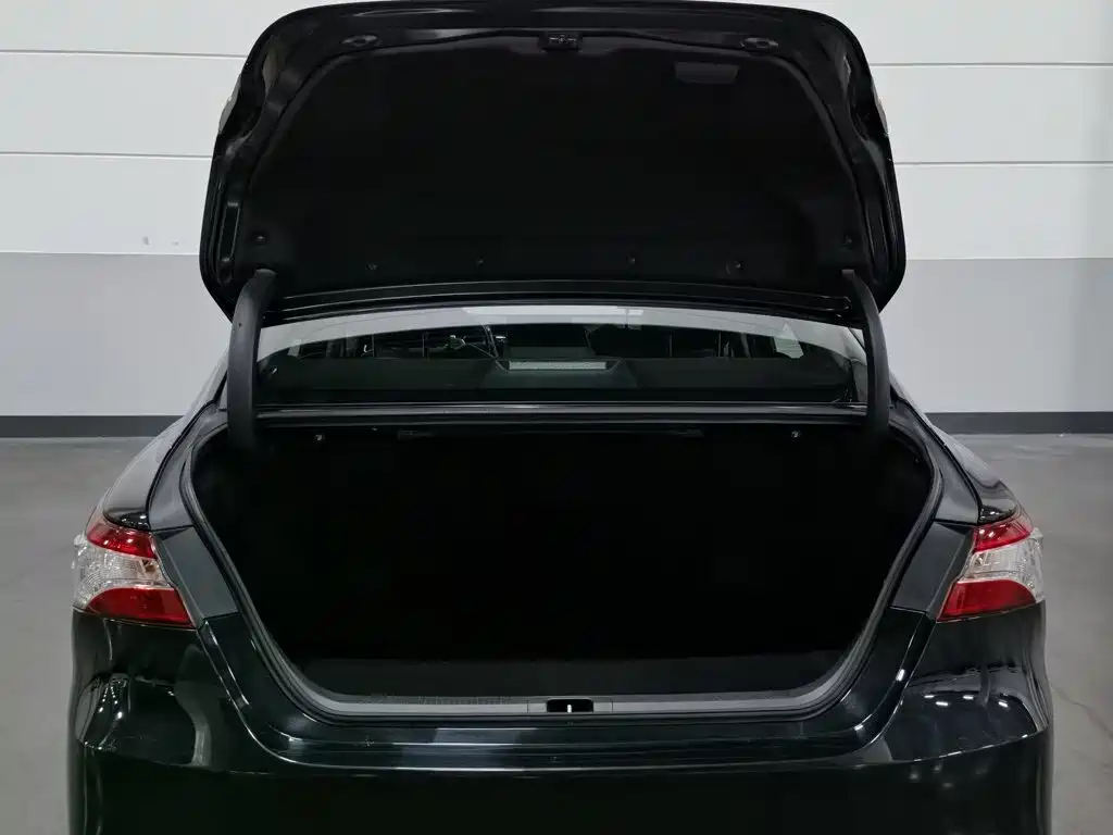 صورة 16 - Toyota Camry