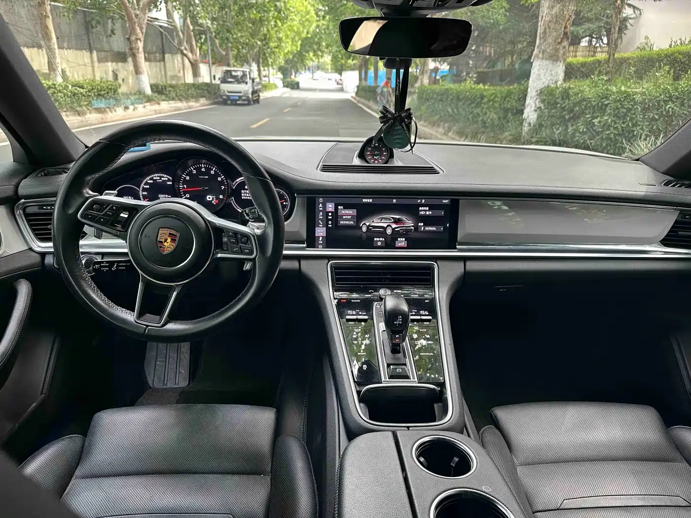 Фото 9 - Porsche Panamera