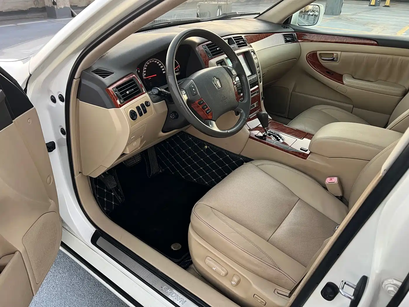 Toyota Crown 2007 2.5L Royal Navigation Edition фото 10