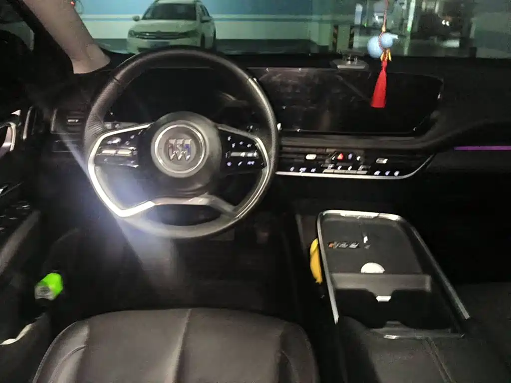 صورة 11 - Buick LaCrosse