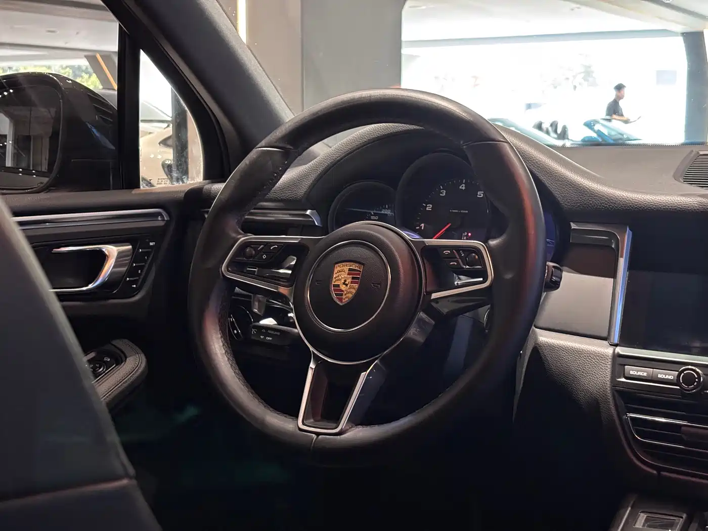 Porsche Macan 2018 Macan 2.0T фото 19
