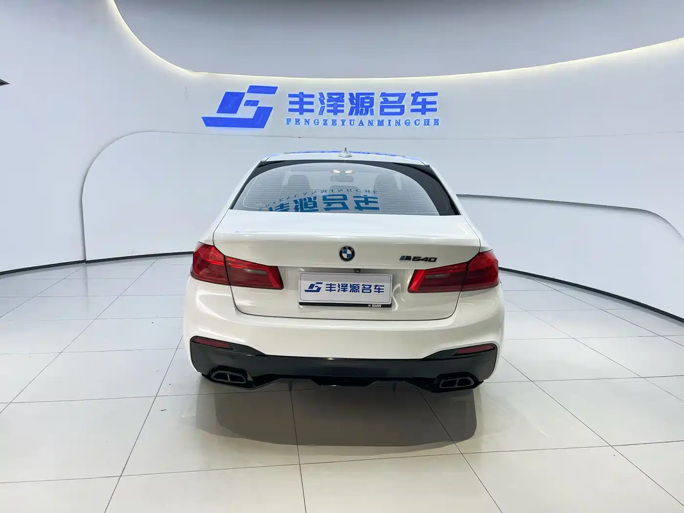 BMW 5 Series 2018 530Li Premium M Sport Package фото 5
