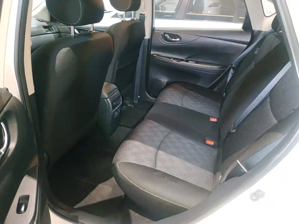 Nissan Tiida 2023 2023 1.6L CVT Cool Motion Edition