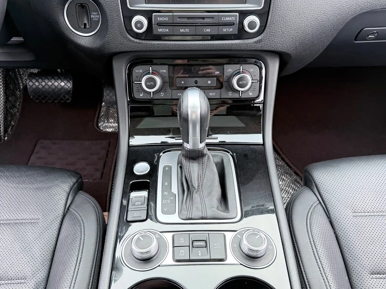 Фото 12 - Volkswagen Touareg