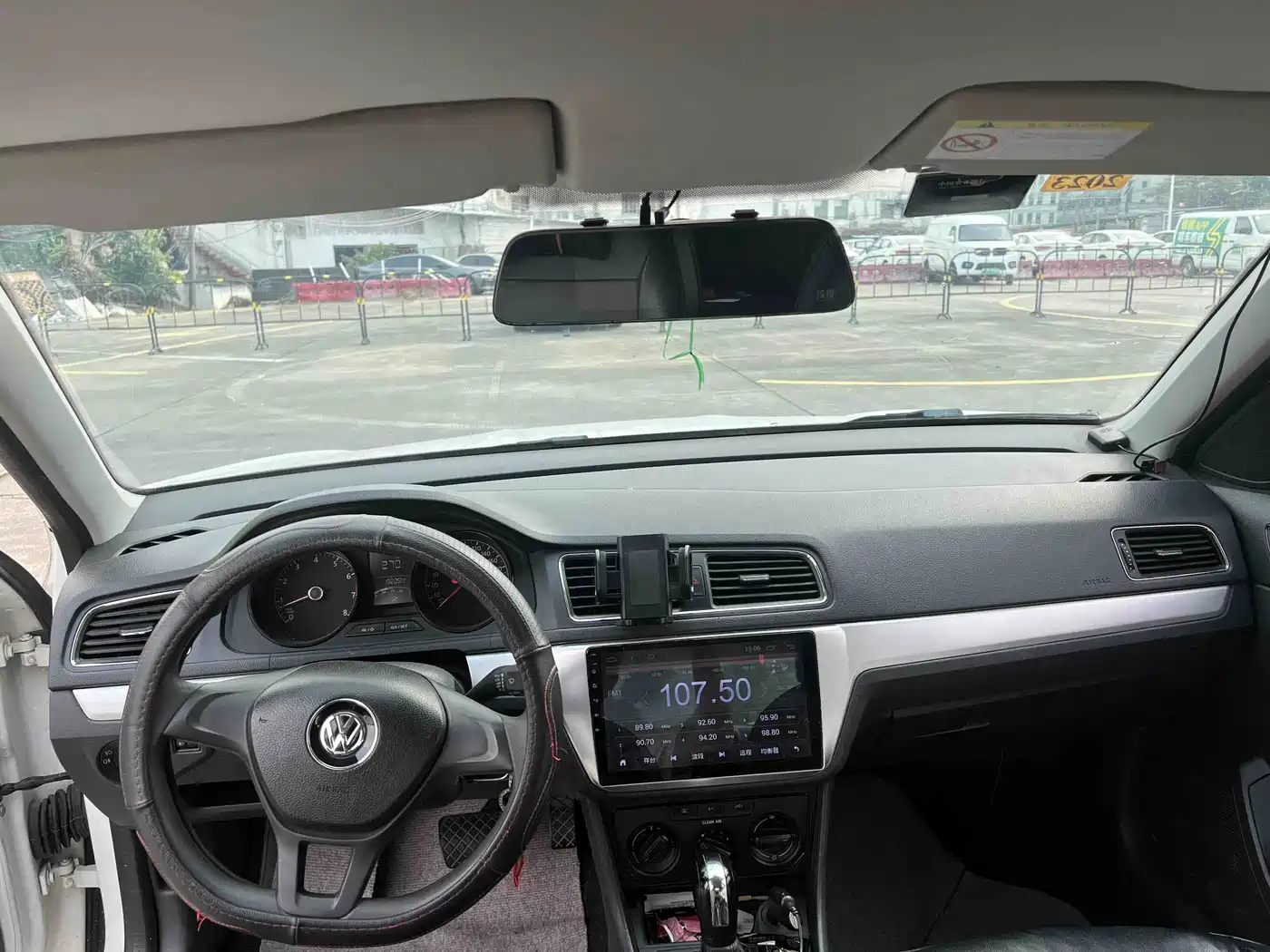 Volkswagen Lavida 2015 1.6L Automatic Trend Edition фото 11